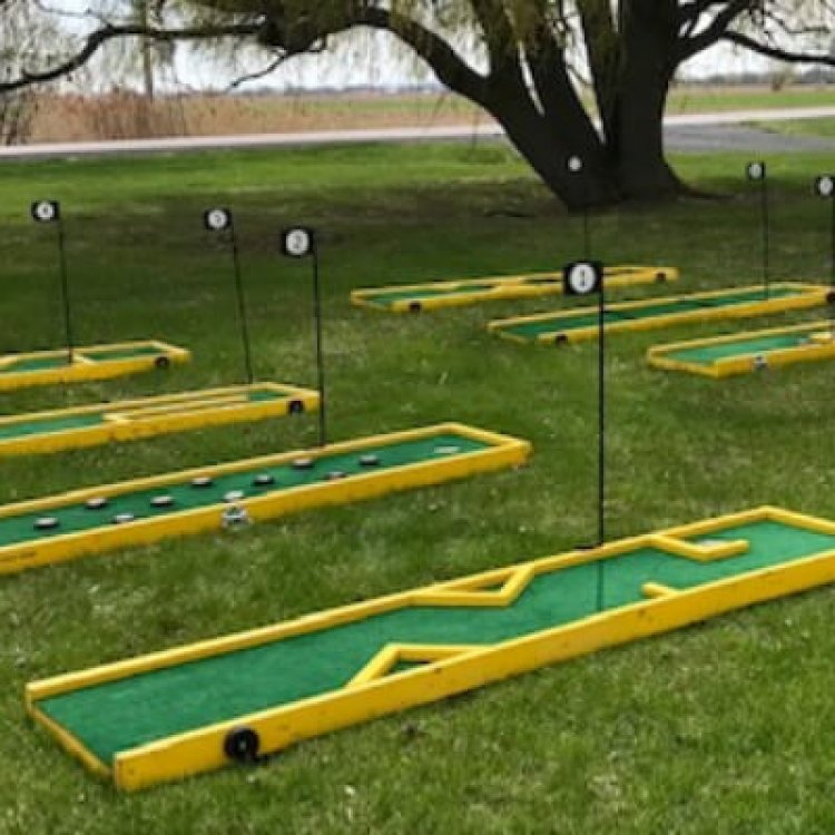 9 Hole Mini Golf